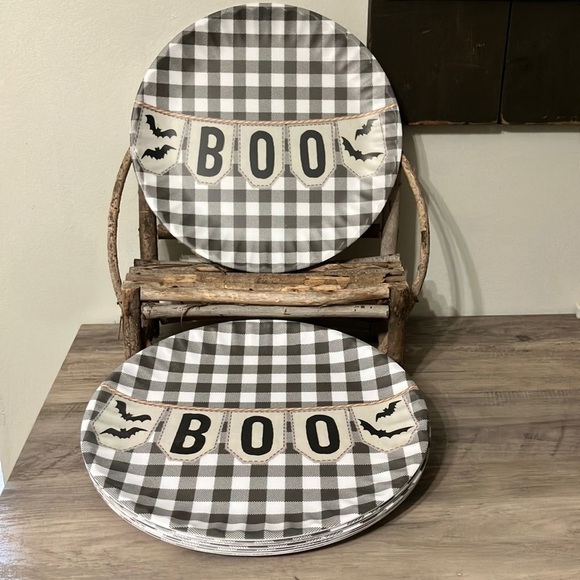 SHABBY CHIC PRE OWNED SET OF 8 BOO Black BUFFALO PLAID MELAMINE PAPER PLATES - Picture 1 of 16